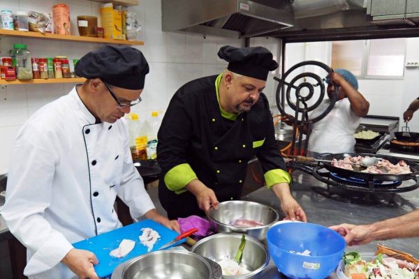 Escuela de cocina solidaria en Madrid